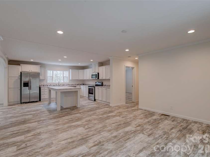 978 Old York Road, Chester, SC 29706.  MLS# CAR4343132, YatesRealty ID 4650. 
