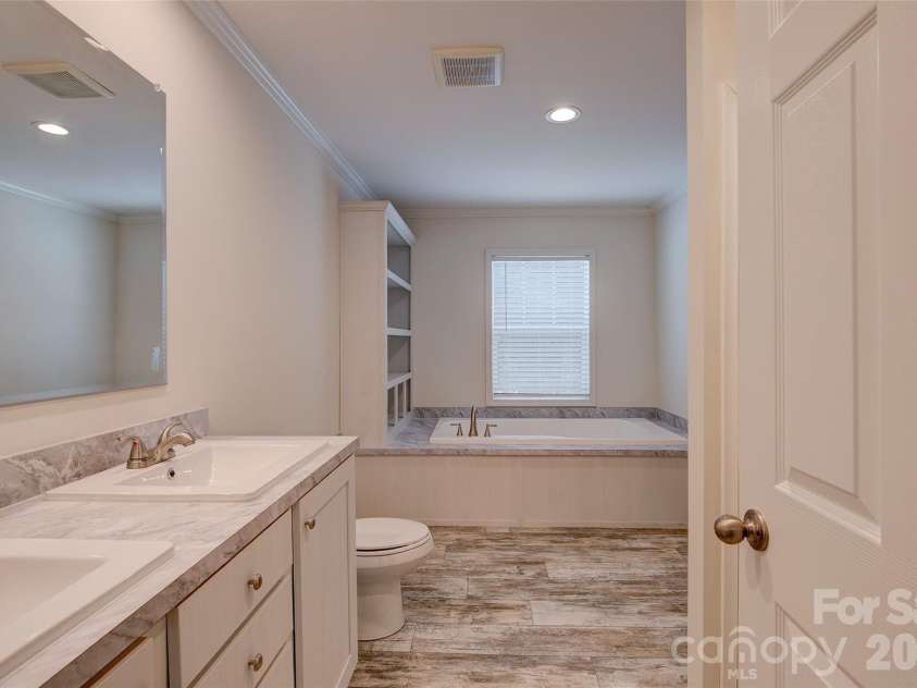 978 Old York Road, Chester, SC 29706.  MLS# CAR4343132, YatesRealty ID 4650. 