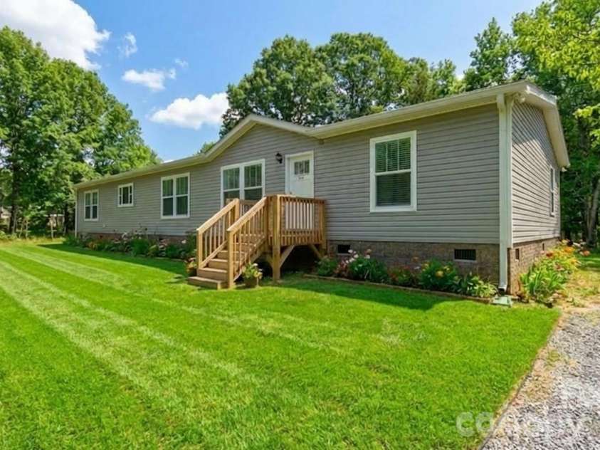 978 Old York Road, Chester, SC 29706.  MLS# CAR4343132, YatesRealty ID 4650. 