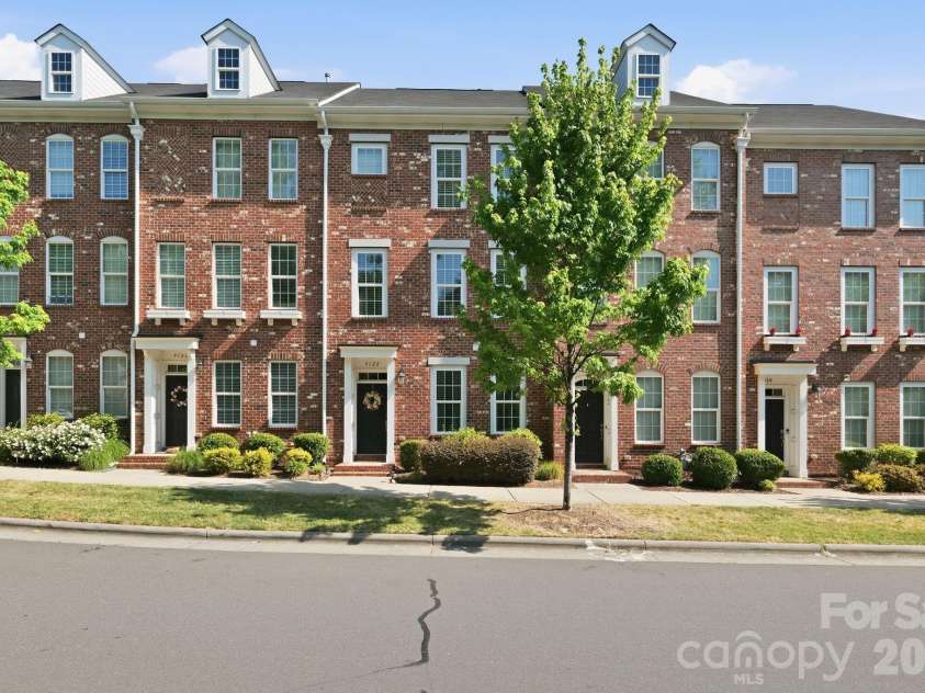 9122 Oban Passage Drive, Charlotte, NC 28273.  MLS# CAR4410306, YatesRealty ID 46501. 