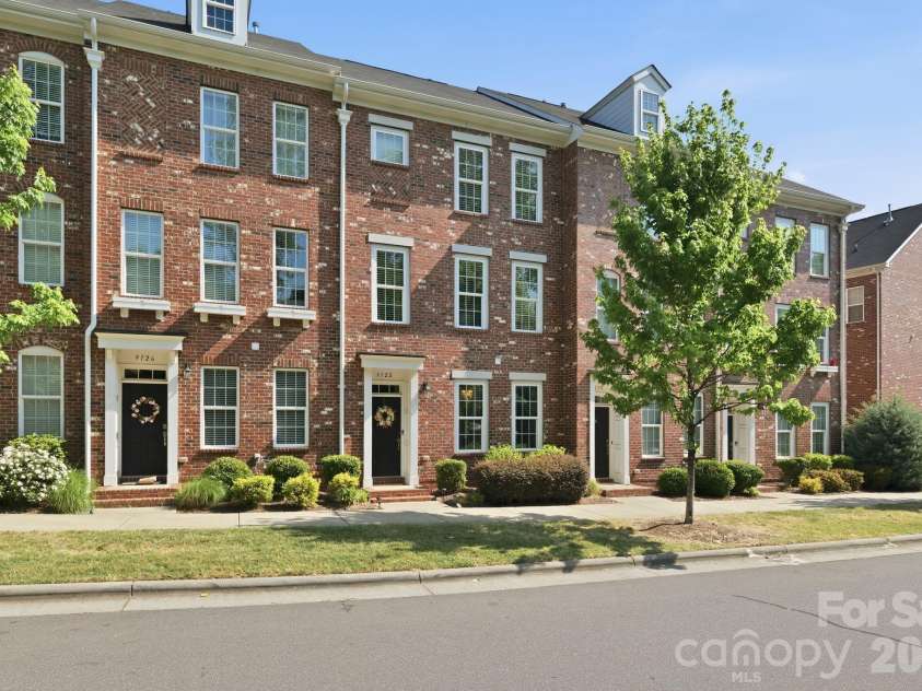 9122 Oban Passage Drive, Charlotte, NC 28273.  MLS# CAR4410306, YatesRealty ID 46501. 