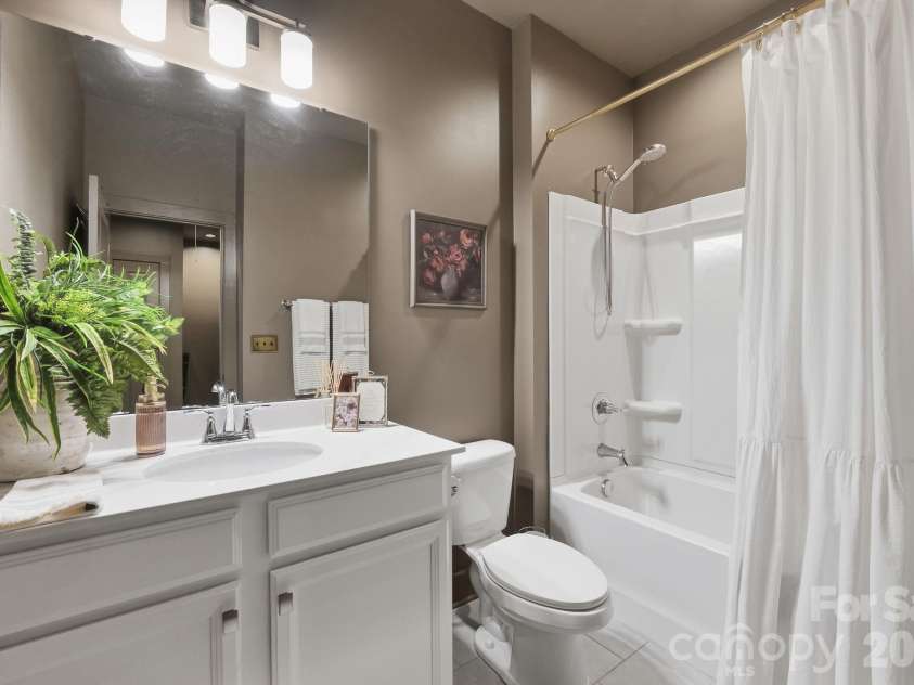 9122 Oban Passage Drive, Charlotte, NC 28273.  MLS# CAR4410306, YatesRealty ID 46501. 