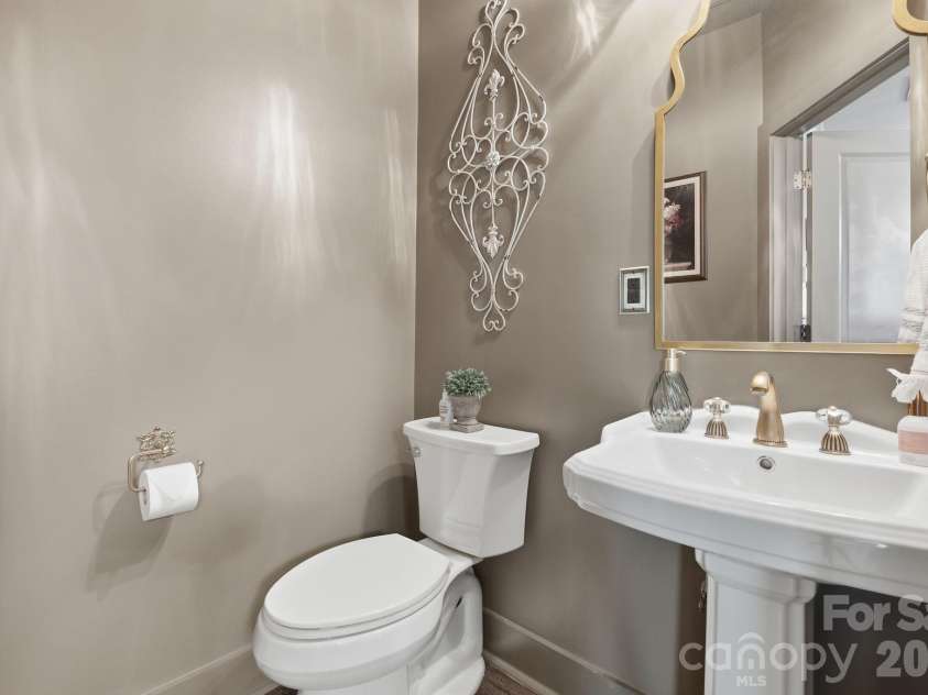 9122 Oban Passage Drive, Charlotte, NC 28273.  MLS# CAR4410306, YatesRealty ID 46501. 