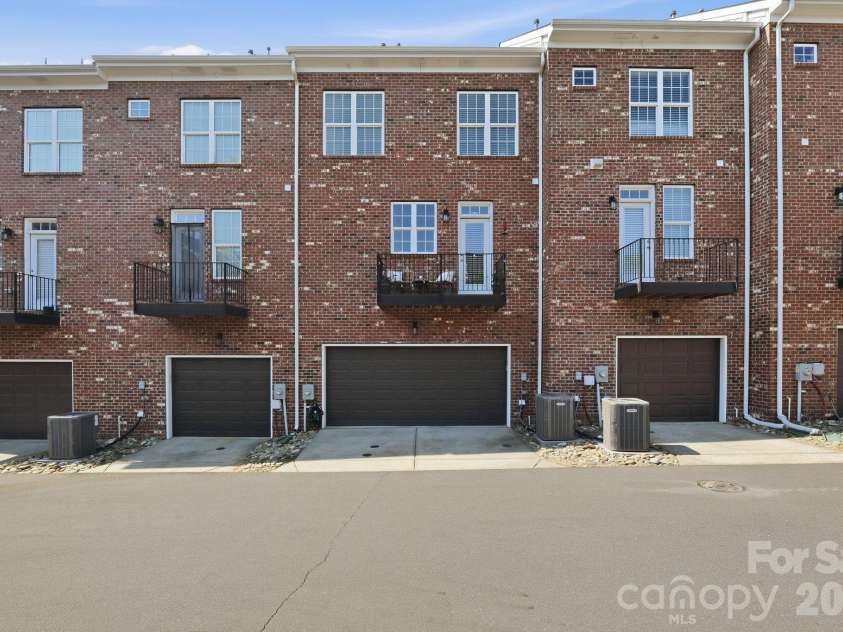 9122 Oban Passage Drive, Charlotte, NC 28273.  MLS# CAR4410306, YatesRealty ID 46501. 
