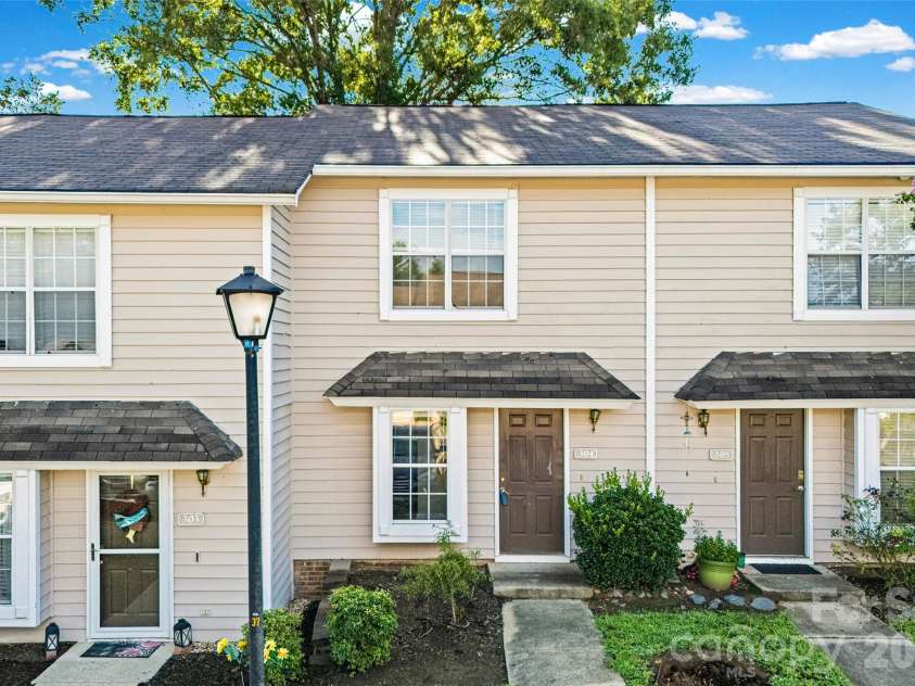 304 Heritage Parkway, Fort Mill, SC 29715.  MLS# CAR4413047, YatesRealty ID 46502. 