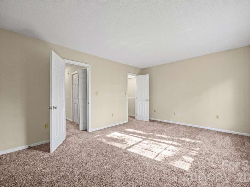 304 Heritage Parkway, Fort Mill, SC 29715.  MLS# CAR4413047, YatesRealty ID 46502. 