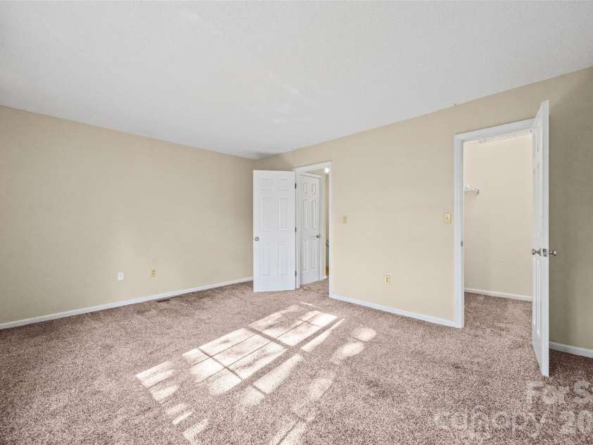 304 Heritage Parkway, Fort Mill, SC 29715.  MLS# CAR4413047, YatesRealty ID 46502. 
