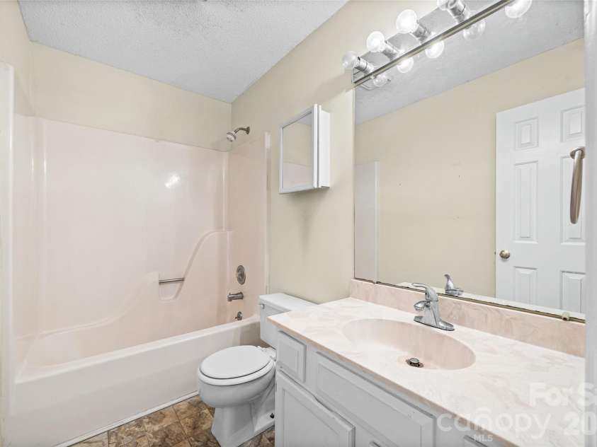 304 Heritage Parkway, Fort Mill, SC 29715.  MLS# CAR4413047, YatesRealty ID 46502. 