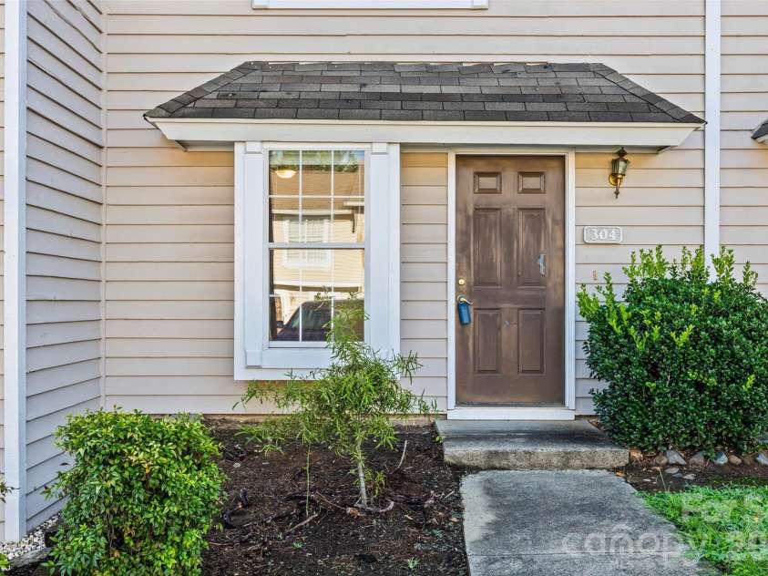 304 Heritage Parkway, Fort Mill, SC 29715.  MLS# CAR4413047, YatesRealty ID 46502. 