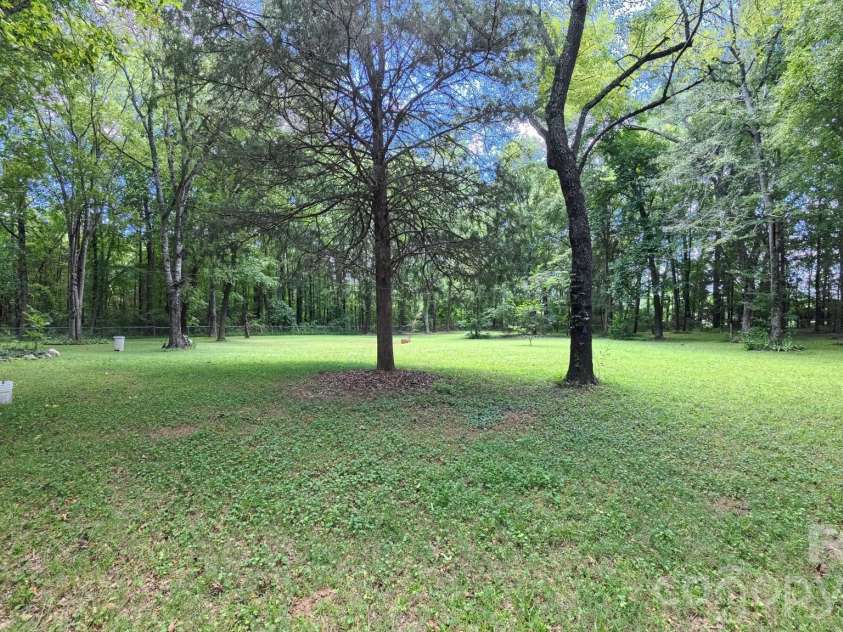 3550 Tree Line Drive, Rock Hill, SC 29732.  MLS# CAR4417396, YatesRealty ID 46503. 