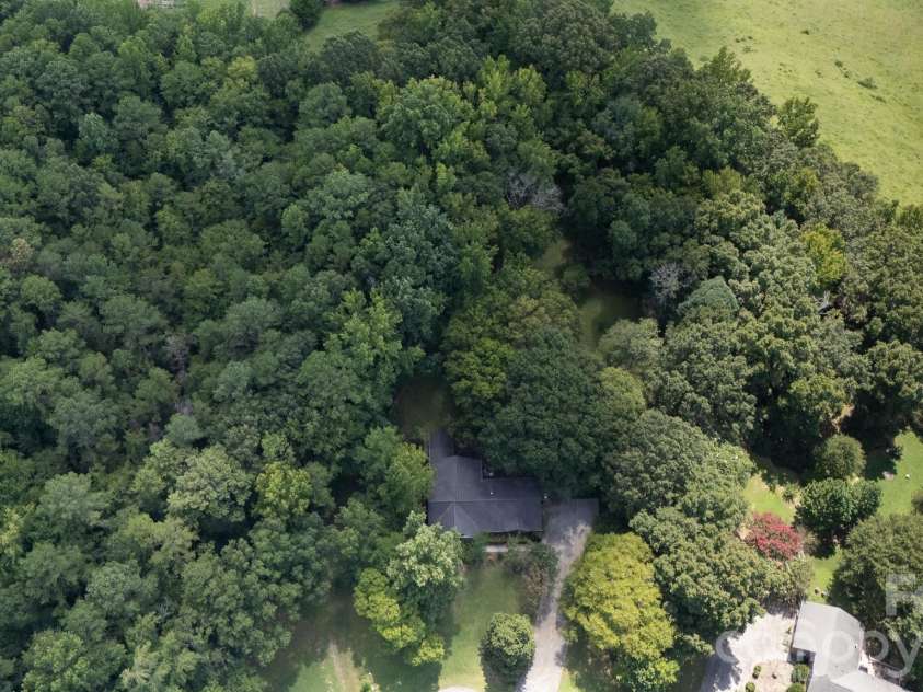 3550 Tree Line Drive, Rock Hill, SC 29732.  MLS# CAR4417396, YatesRealty ID 46503. 