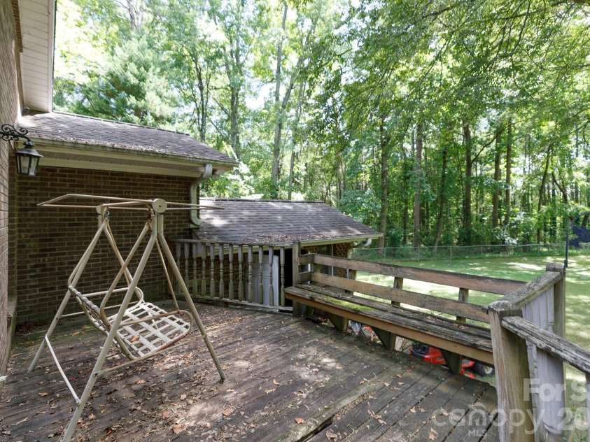 3550 Tree Line Drive, Rock Hill, SC 29732.  MLS# CAR4417396, YatesRealty ID 46503. Wraparound Deck