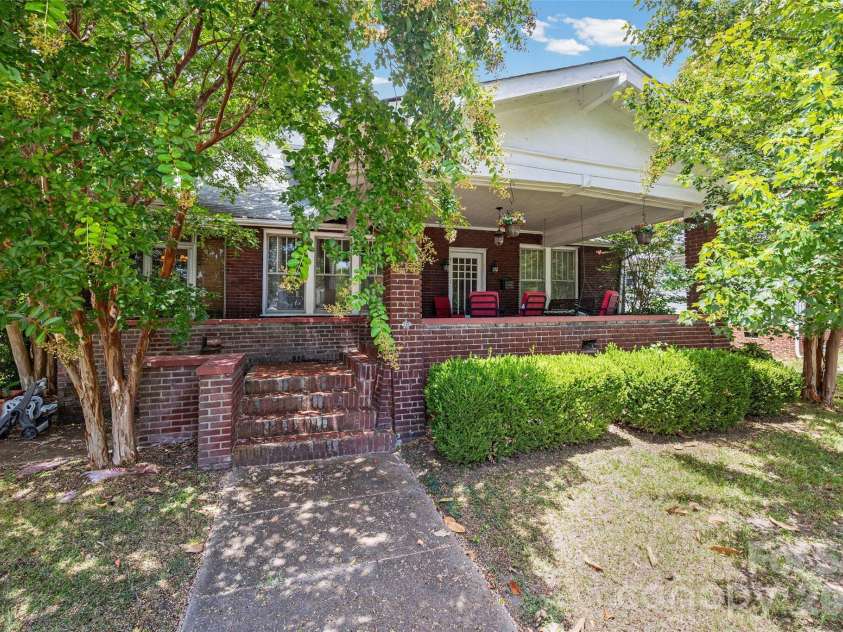 170 York Street, Chester, SC 29706.  MLS# CAR4406696, YatesRealty ID 46504. 