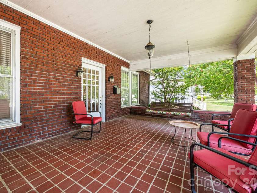 170 York Street, Chester, SC 29706.  MLS# CAR4406696, YatesRealty ID 46504. 