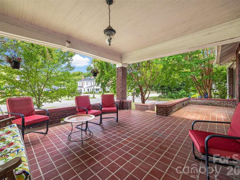 170 York Street, Chester, SC 29706.  MLS# CAR4406696, YatesRealty ID 46504. 