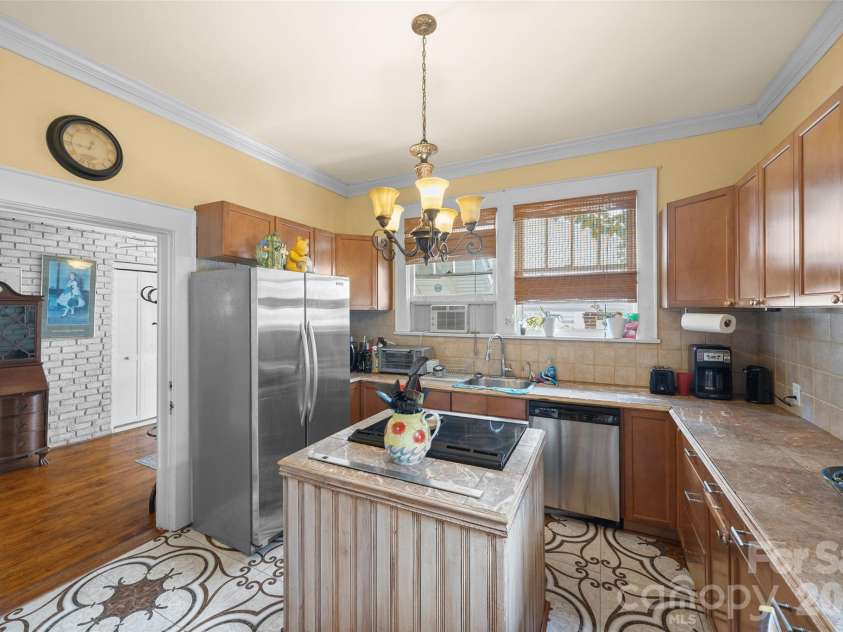 170 York Street, Chester, SC 29706.  MLS# CAR4406696, YatesRealty ID 46504. 