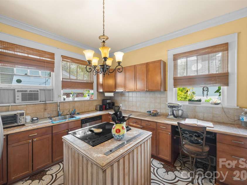 170 York Street, Chester, SC 29706.  MLS# CAR4406696, YatesRealty ID 46504. 