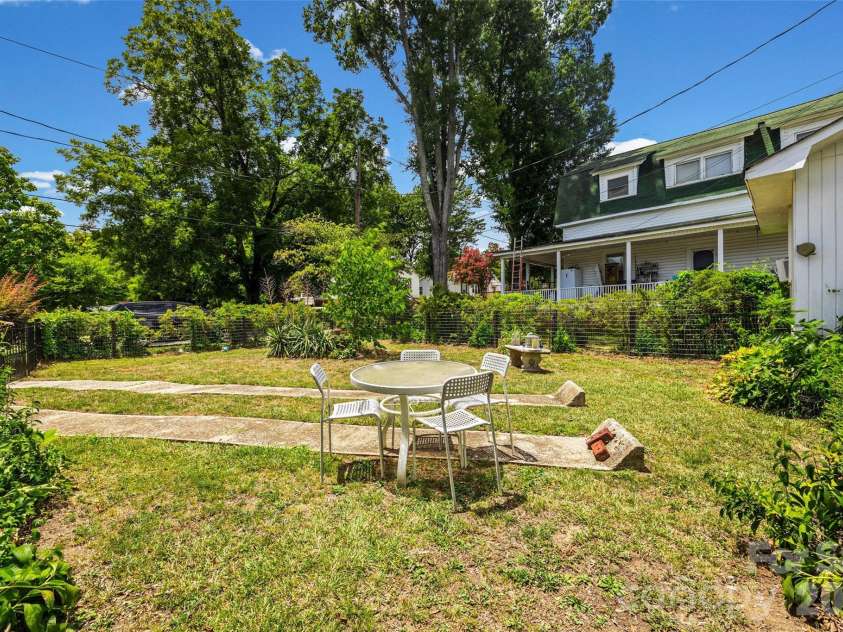 170 York Street, Chester, SC 29706.  MLS# CAR4406696, YatesRealty ID 46504. 