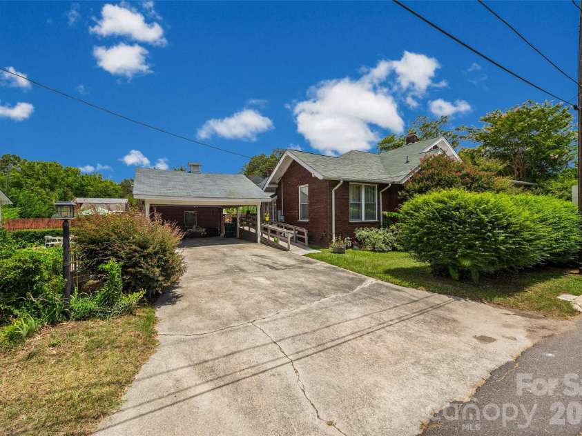 170 York Street, Chester, SC 29706.  MLS# CAR4406696, YatesRealty ID 46504. 