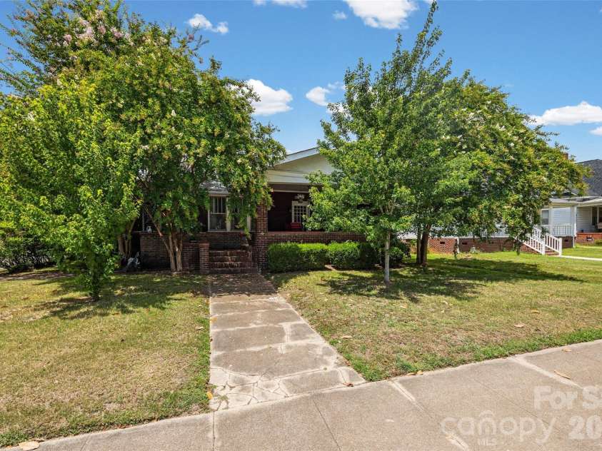 170 York Street, Chester, SC 29706.  MLS# CAR4406696, YatesRealty ID 46504. 