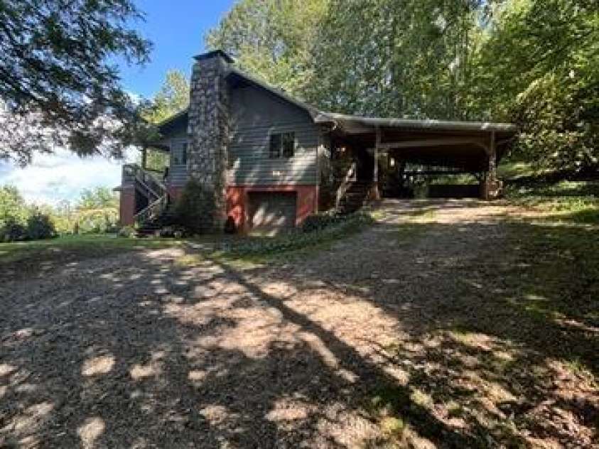 70 Calhoun Ridge Road, Waynesville, NC 28786.  MLS# CAR4417199, YatesRealty ID 46506. 