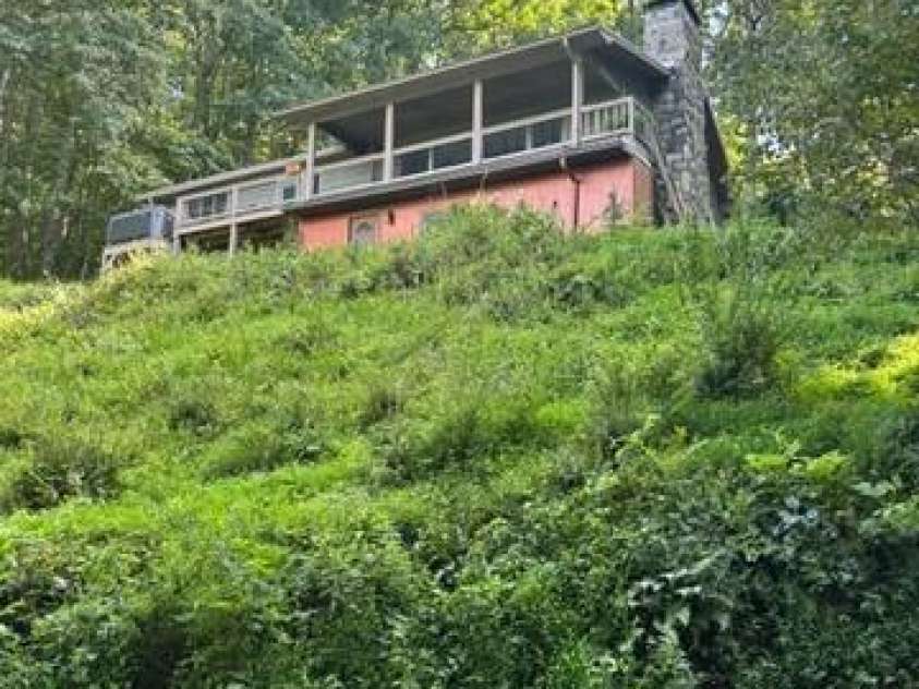70 Calhoun Ridge Road, Waynesville, NC 28786.  MLS# CAR4417199, YatesRealty ID 46506. 