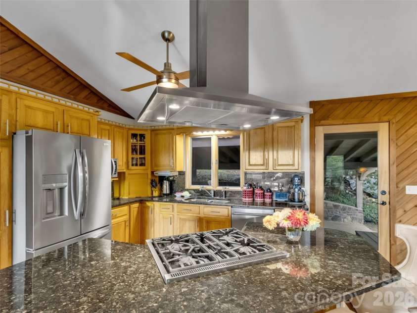 70 Calhoun Ridge Road, Waynesville, NC 28786.  MLS# CAR4417199, YatesRealty ID 46506. 