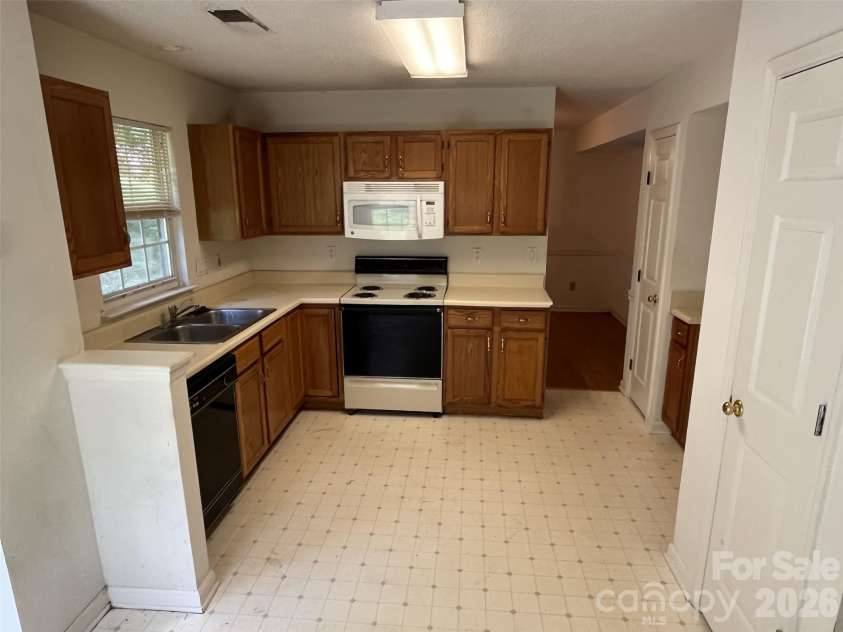 5326 Groveton Court, Charlotte, NC 28269.  MLS# CAR4417698, YatesRealty ID 46507. 