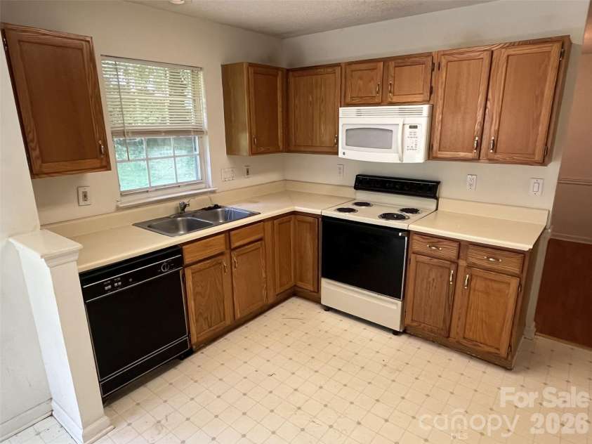 5326 Groveton Court, Charlotte, NC 28269.  MLS# CAR4417698, YatesRealty ID 46507. 