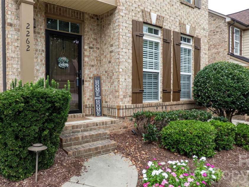 2262 Donnington Lane, Concord, NC 28027.  MLS# CAR4414174, YatesRealty ID 46510. 
