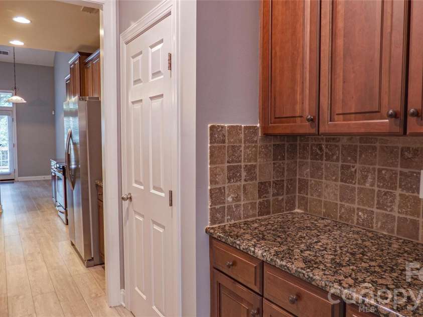 2262 Donnington Lane, Concord, NC 28027.  MLS# CAR4414174, YatesRealty ID 46510. 