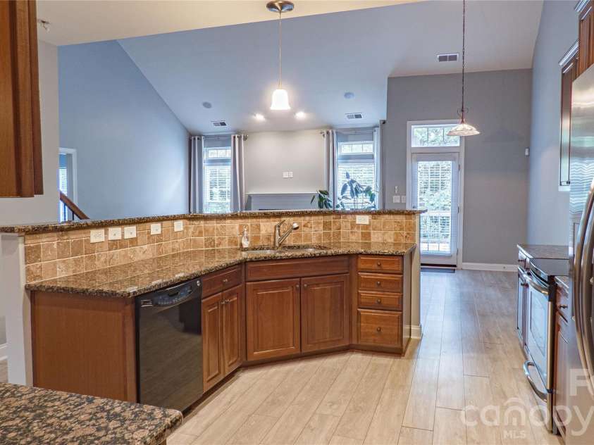 2262 Donnington Lane, Concord, NC 28027.  MLS# CAR4414174, YatesRealty ID 46510. 