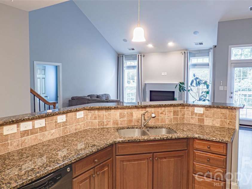 2262 Donnington Lane, Concord, NC 28027.  MLS# CAR4414174, YatesRealty ID 46510. 