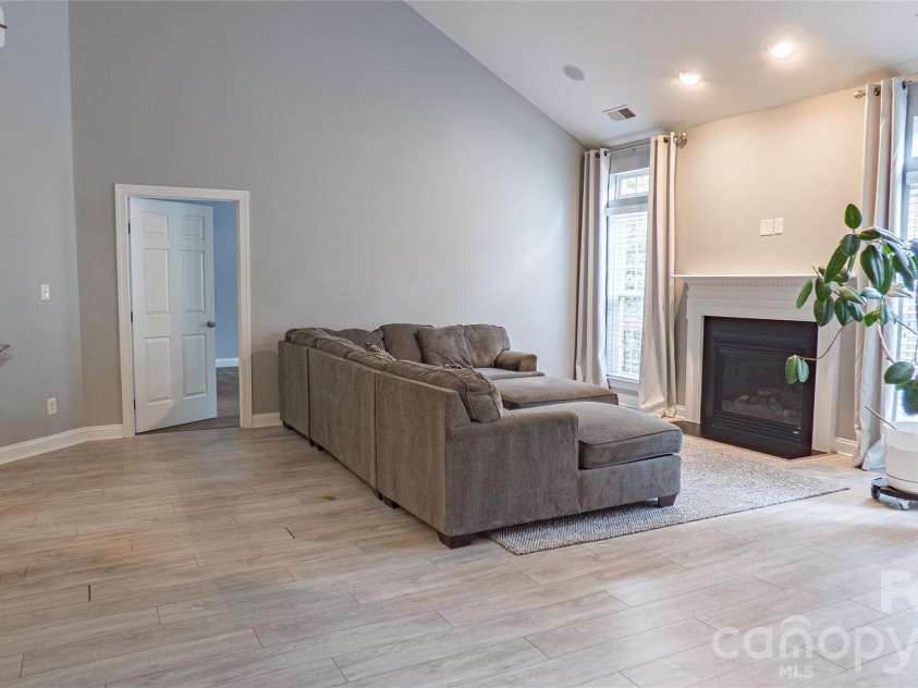 2262 Donnington Lane, Concord, NC 28027.  MLS# CAR4414174, YatesRealty ID 46510. 