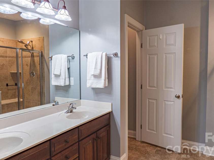 2262 Donnington Lane, Concord, NC 28027.  MLS# CAR4414174, YatesRealty ID 46510. Primary Bath