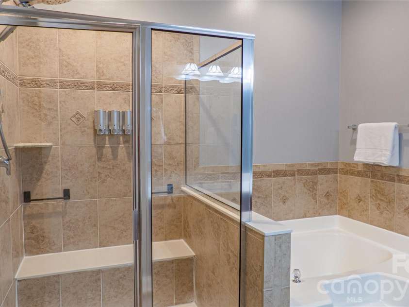 2262 Donnington Lane, Concord, NC 28027.  MLS# CAR4414174, YatesRealty ID 46510. Primary Bath