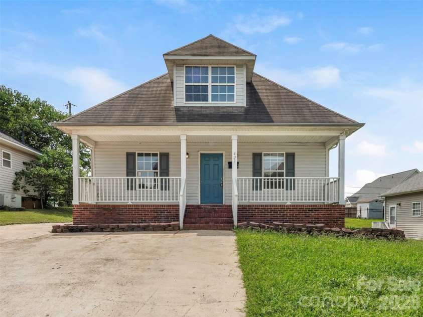 427 Katonah Avenue, Charlotte, NC 28208.  MLS# CAR4417218, YatesRealty ID 46511. 