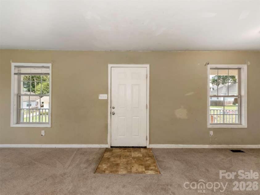 427 Katonah Avenue, Charlotte, NC 28208.  MLS# CAR4417218, YatesRealty ID 46511. 