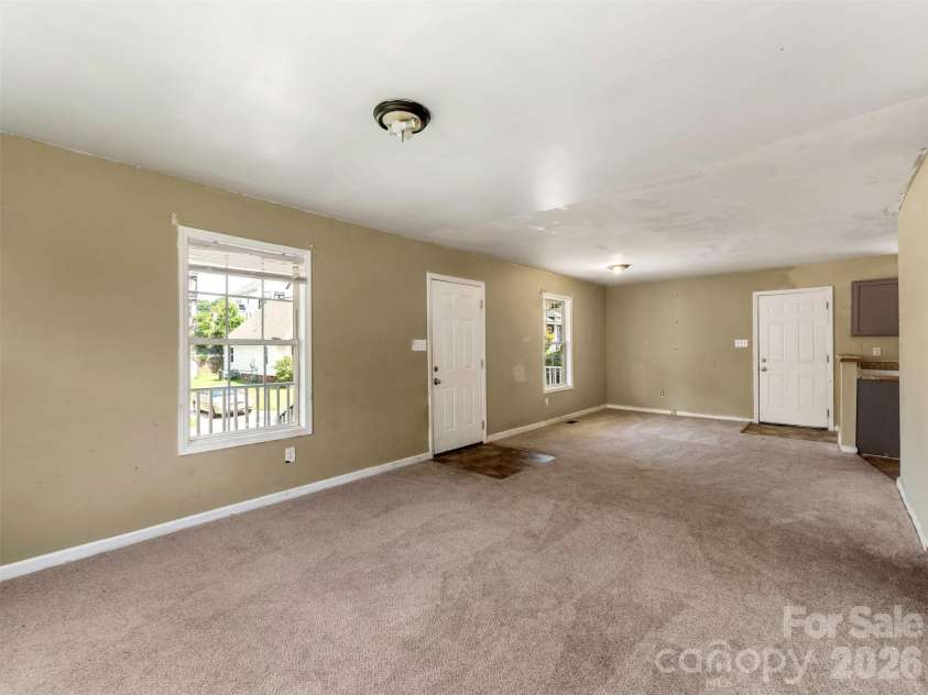 427 Katonah Avenue, Charlotte, NC 28208.  MLS# CAR4417218, YatesRealty ID 46511. 