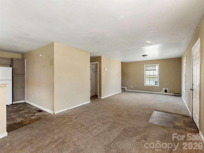 427 Katonah Avenue, Charlotte, NC 28208.  MLS# CAR4417218, YatesRealty ID 46511. 