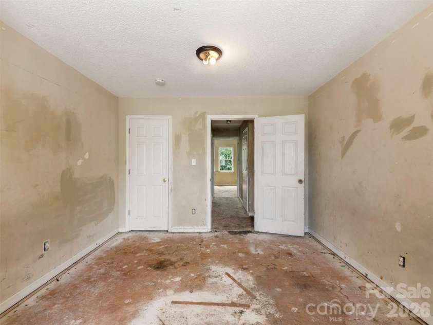 427 Katonah Avenue, Charlotte, NC 28208.  MLS# CAR4417218, YatesRealty ID 46511. 