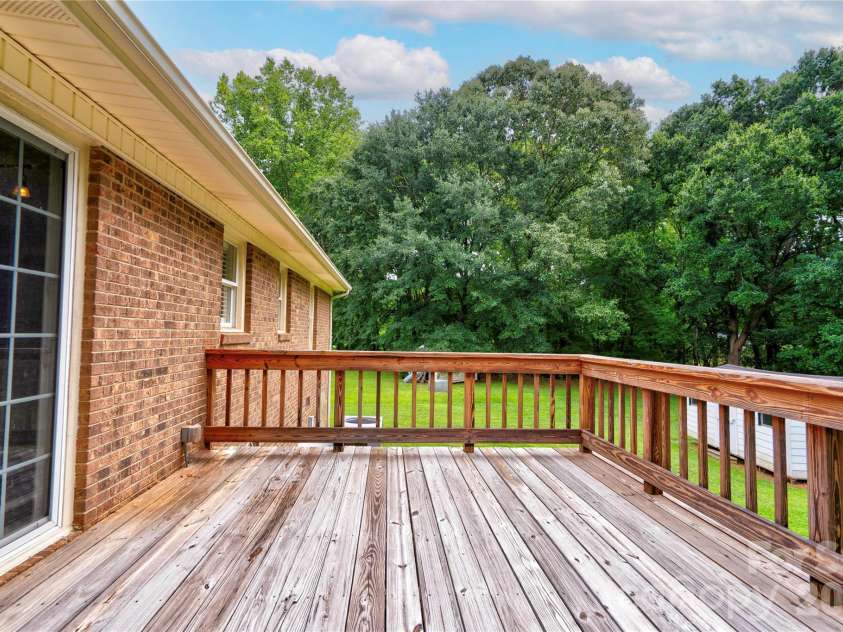 609 Blythe Street, Shelby, NC 28152.  MLS# CAR4416905, YatesRealty ID 46515. Back Deck