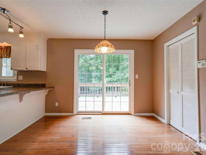 609 Blythe Street, Shelby, NC 28152.  MLS# CAR4416905, YatesRealty ID 46515. Dining