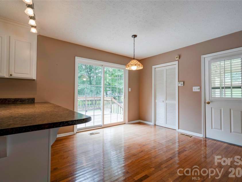 609 Blythe Street, Shelby, NC 28152.  MLS# CAR4416905, YatesRealty ID 46515. Dining