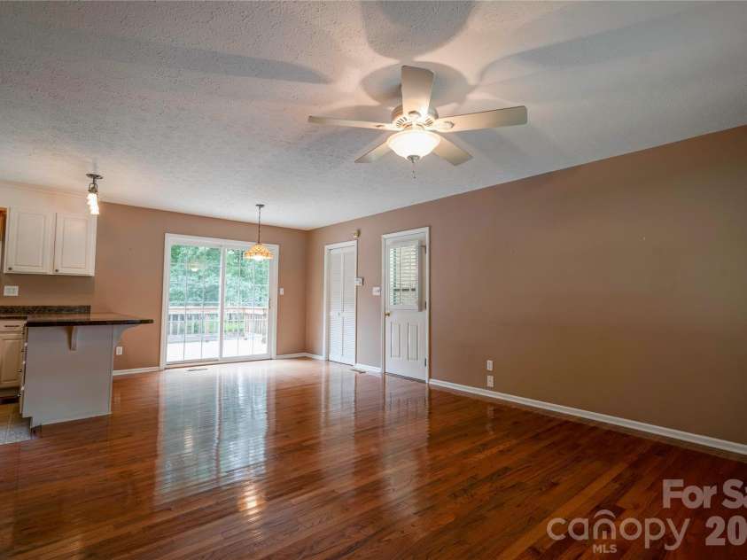 609 Blythe Street, Shelby, NC 28152.  MLS# CAR4416905, YatesRealty ID 46515. Dining