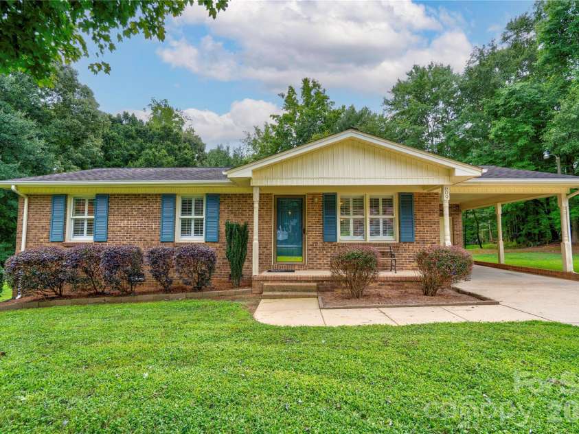 609 Blythe Street, Shelby, NC 28152.  MLS# CAR4416905, YatesRealty ID 46515. Front