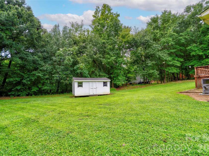 609 Blythe Street, Shelby, NC 28152.  MLS# CAR4416905, YatesRealty ID 46515. Storage Building