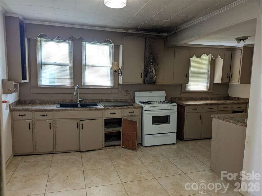1612 Main Street, Salisbury, NC 28144.  MLS# CAR4417703, YatesRealty ID 46518. 