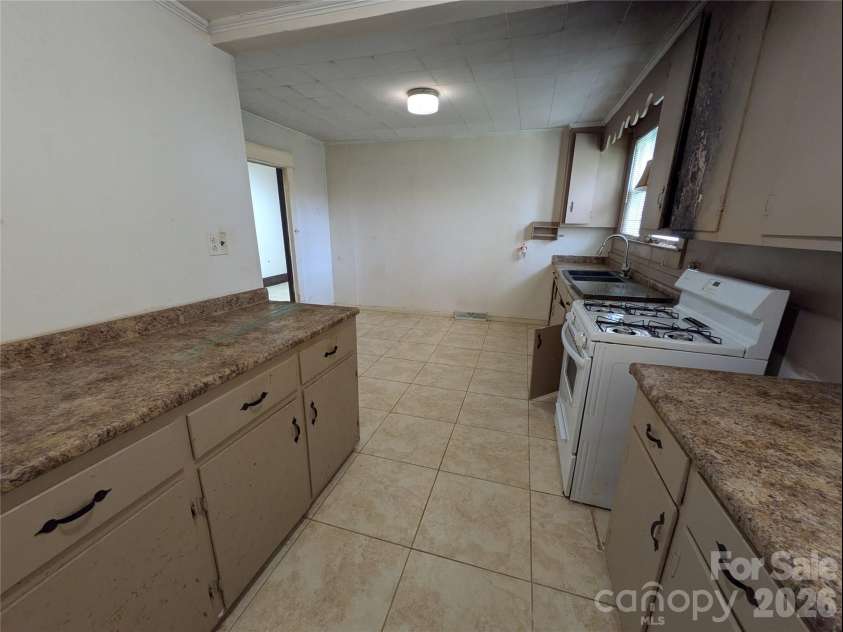1612 Main Street, Salisbury, NC 28144.  MLS# CAR4417703, YatesRealty ID 46518. 