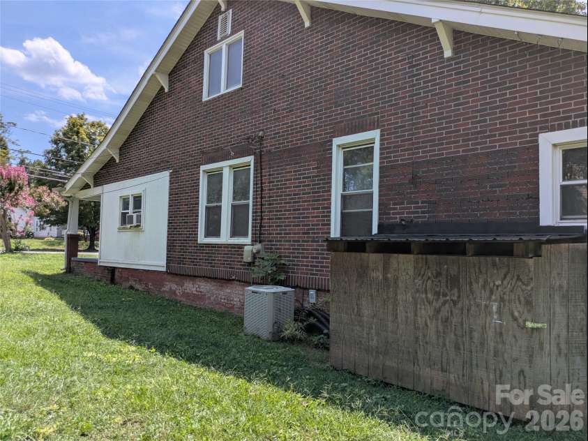 1612 Main Street, Salisbury, NC 28144.  MLS# CAR4417703, YatesRealty ID 46518. 